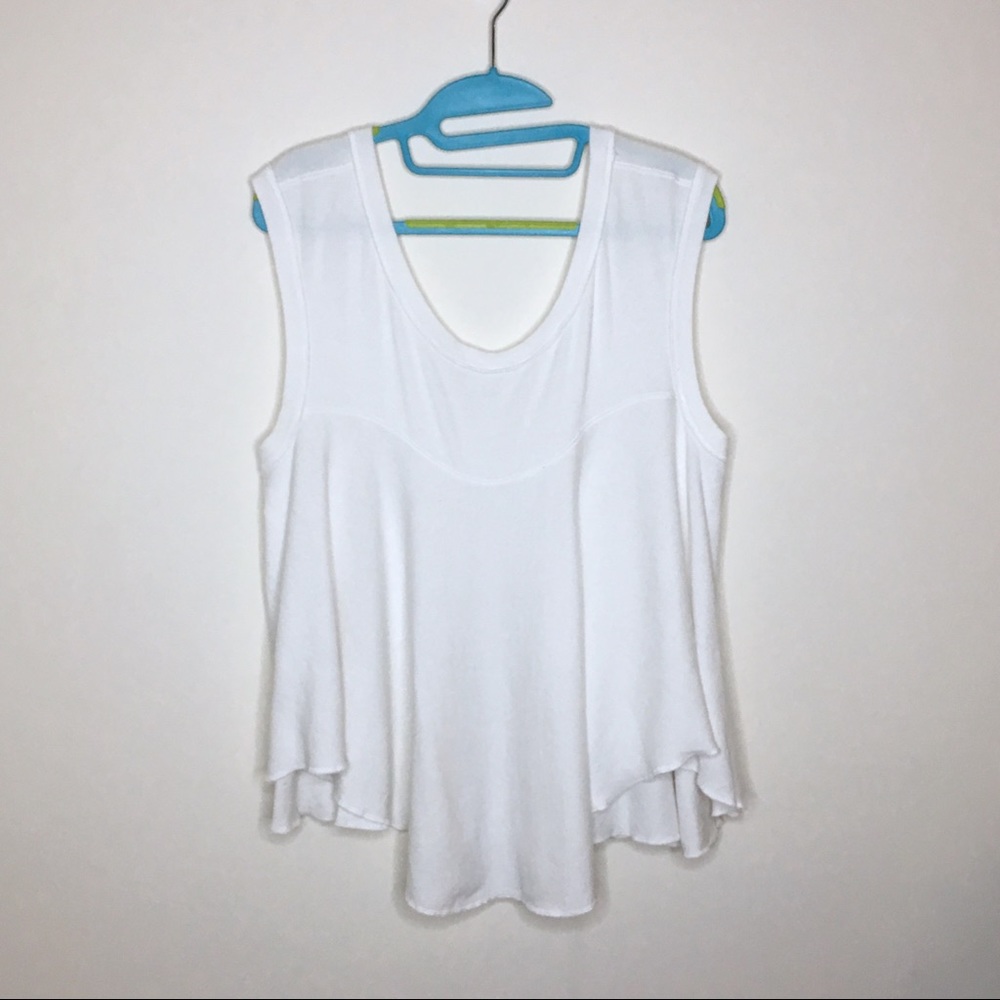 Adorable FREE PEOPLE flowy top